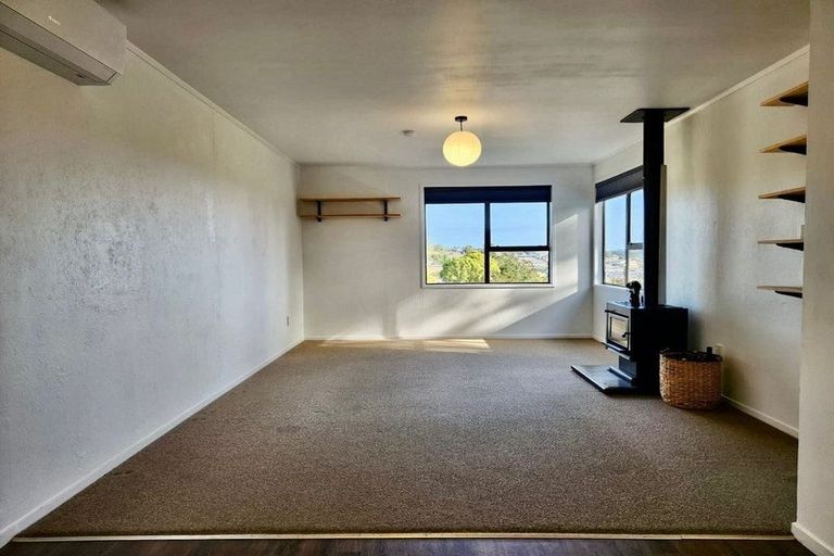 Photo of property in 87 Solar Road, Glen Eden, Auckland, 0602