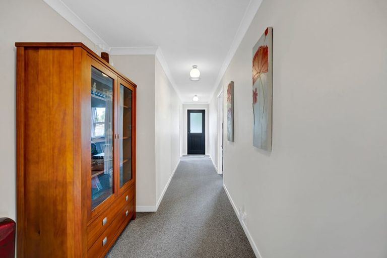 Photo of property in 124 Weraroa Road, Waverley, 4510