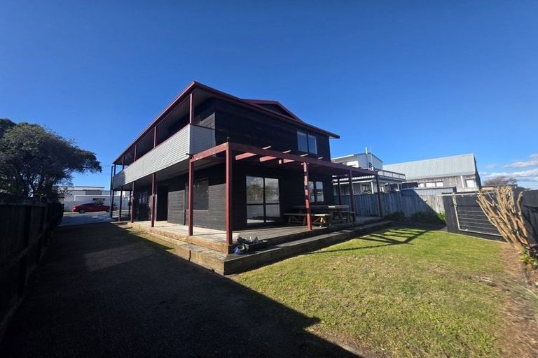 Photo of property in 128a Karewa Parade, Papamoa Beach, Papamoa, 3118