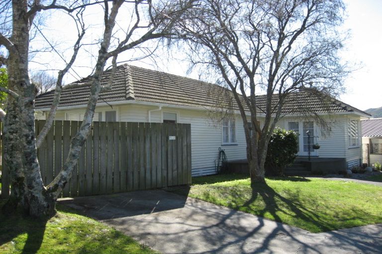 Photo of property in 5 Dublin Street, Wainuiomata, Lower Hutt, 5014