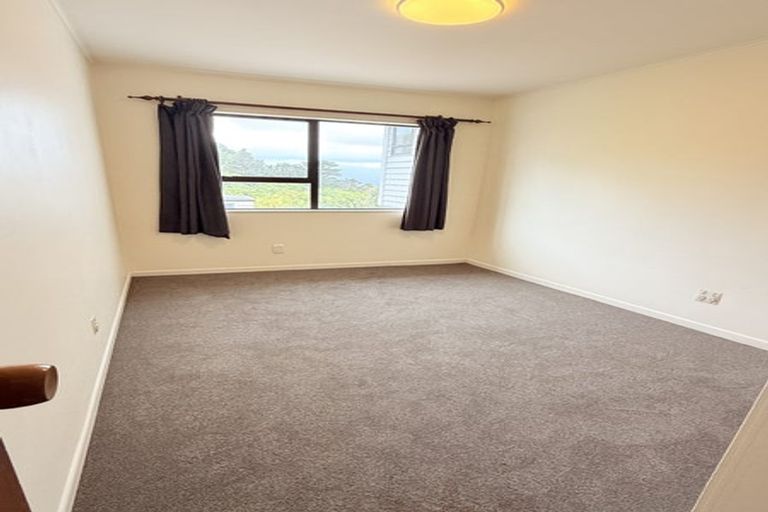 Photo of property in 2 Flint Way, Northland, Wellington, 6012