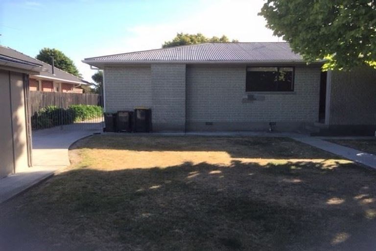 Photo of property in 9 Burnside Crescent, Burnside, Christchurch, 8053