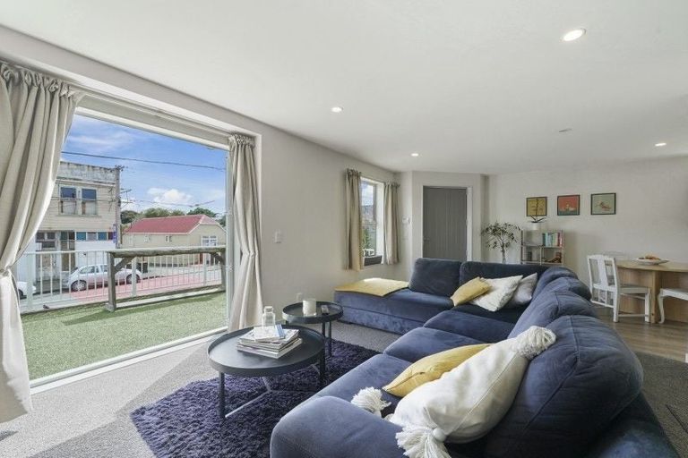 Photo of property in 2/21 Luxford Street, Berhampore, Wellington, 6023