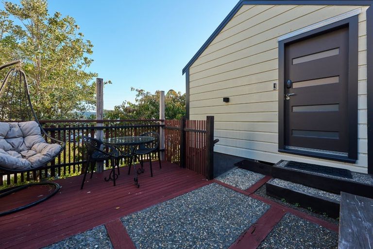 Photo of property in 12 Stafford Street, Mount Victoria, Wellington, 6011