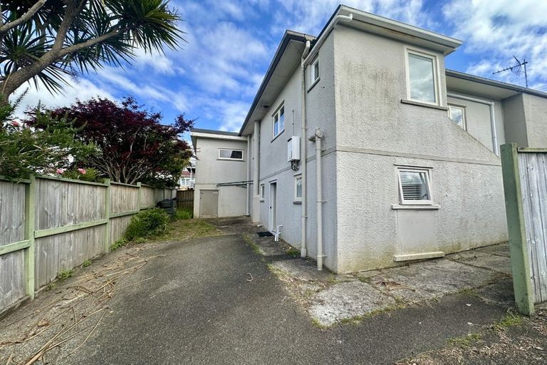 Photo of property in 2/26 Dallinghoe Crescent, Milford, Auckland, 0620