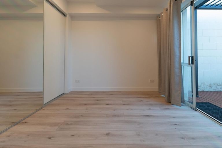 Photo of property in 2/268a Onewa Road, Birkenhead, Auckland, 0626