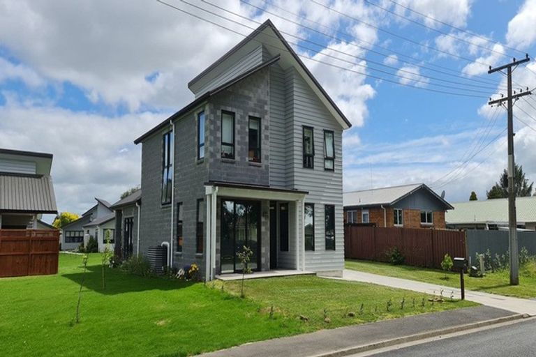 Photo of property in 1/11 Mardon Road, Enderley, Hamilton, 3214