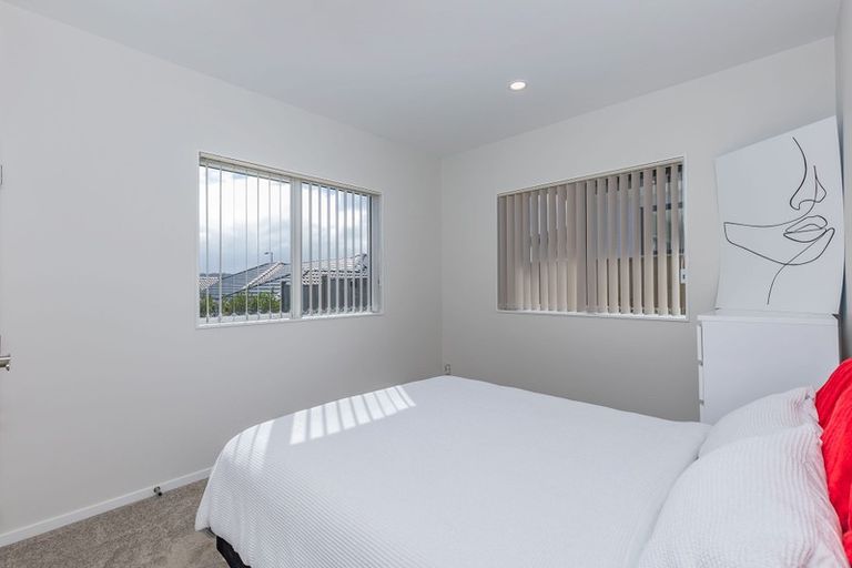 Photo of property in 69 Nobilo Road, Kumeu, 0810