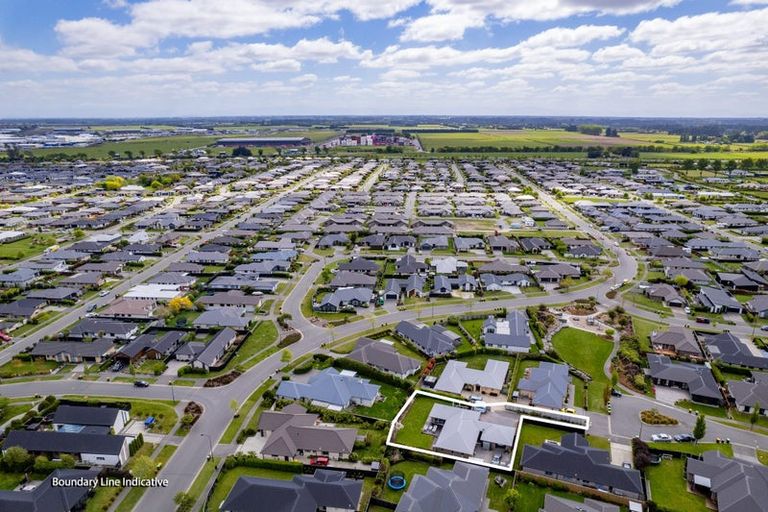 Photo of property in 13 Loeb Place, Rolleston, 7614