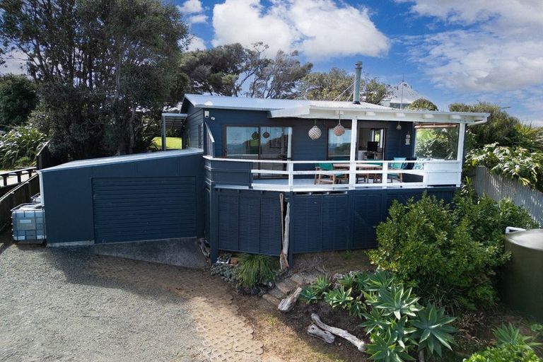 Photo of property in 6569 Pouto Road, Pouto, 0391