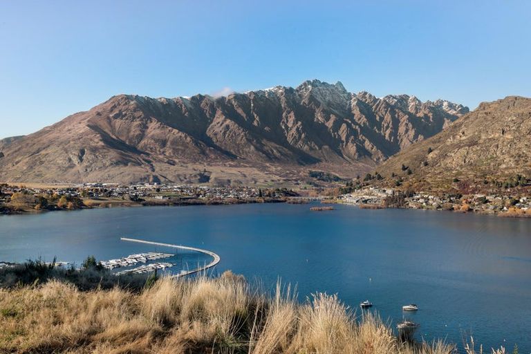 Photo of property in 10 Snowy Place, Frankton, 9300