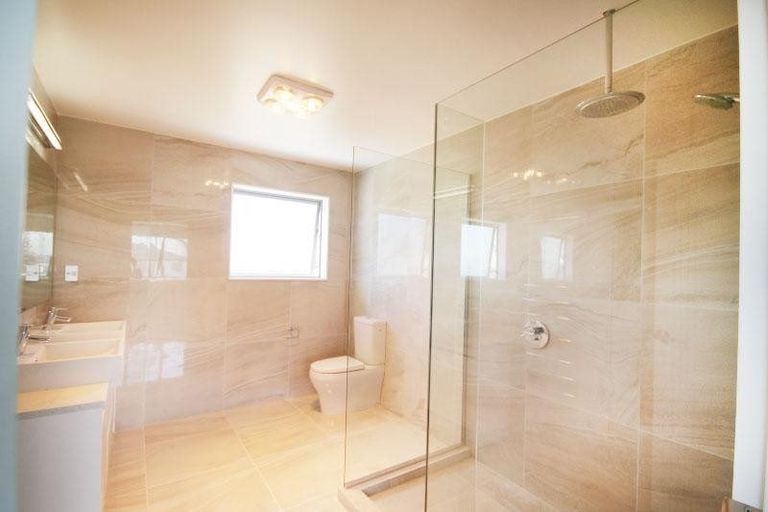 Photo of property in 1 Davey Crescent, Orewa, 0931