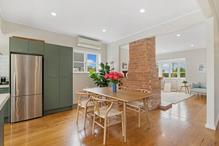 Photo of property in 88 Walmer Road, Point Chevalier, Auckland, 1022