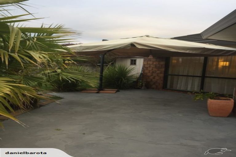 Photo of property in 15 Leanne Way, Waikanae Beach, Waikanae, 5036