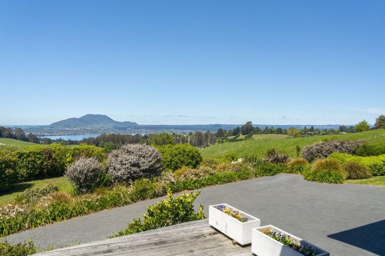 Photo of property in 48 Stewart Glen, Acacia Bay, Taupo, 3385