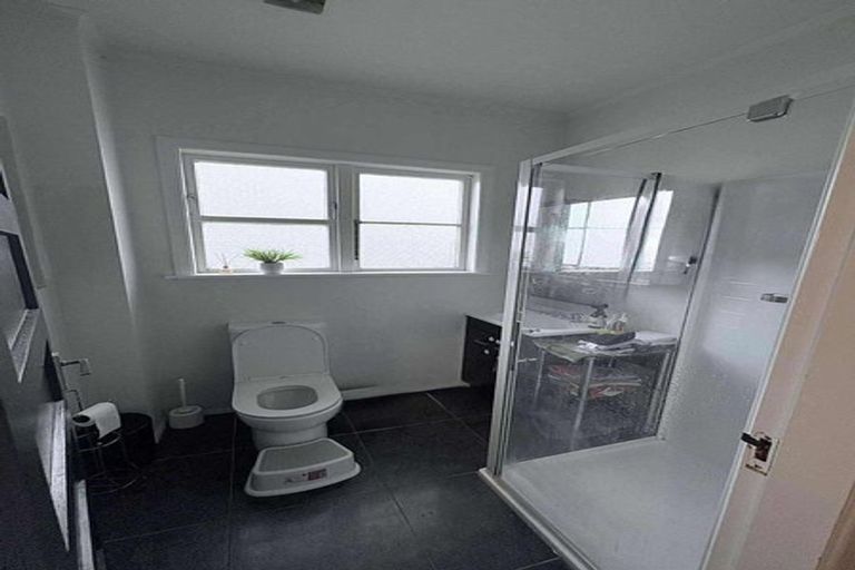 Photo of property in 1/27 Athlone Crescent, Avalon, Lower Hutt, 5011