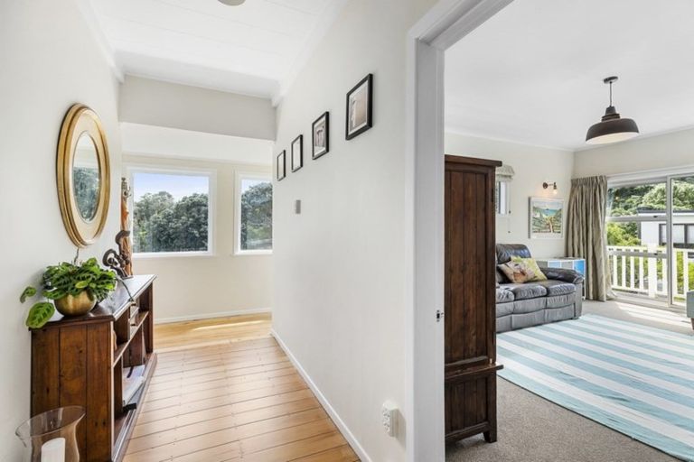 Photo of property in 20 Melbourne Road, Island Bay, Wellington, 6023