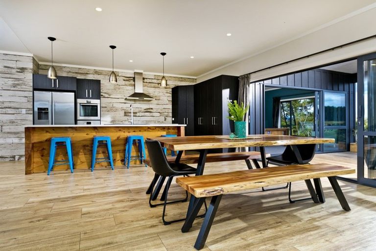 Photo of property in 123 Taiapa Valley Road, Muriwai, Waimauku, 0881