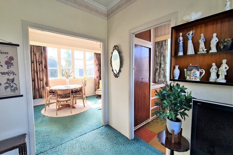 Photo of property in 163 Tasman Street, Opunake, 4616