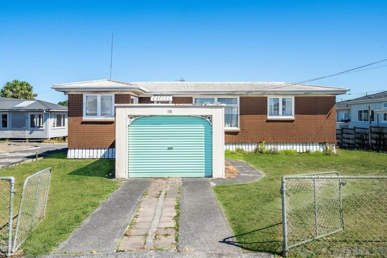 Photo of property in 118 Rathgar Road, Henderson, Auckland, 0610