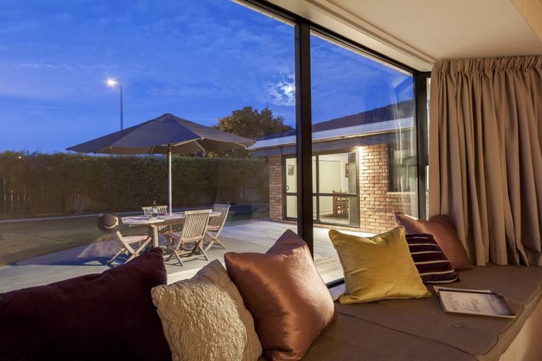 Photo of property in 12 Bernie Edwards Place, Botany Downs, Auckland, 2010