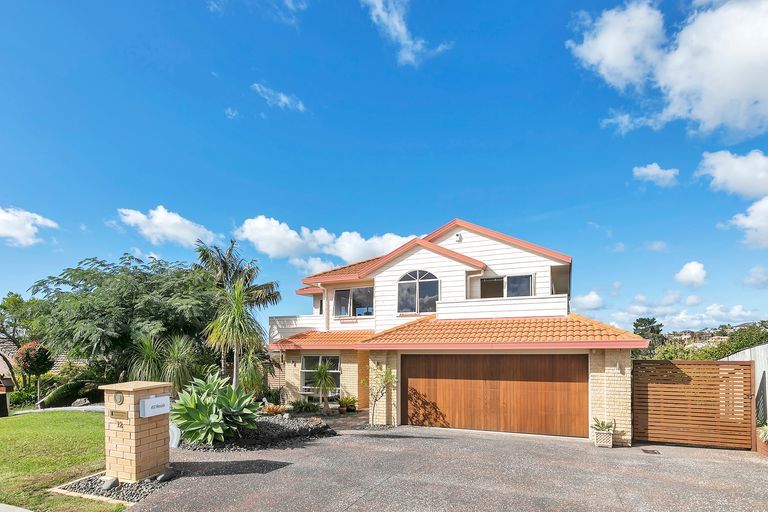 Photo of property in 12 Marlin Street, West Harbour, Auckland, 0618