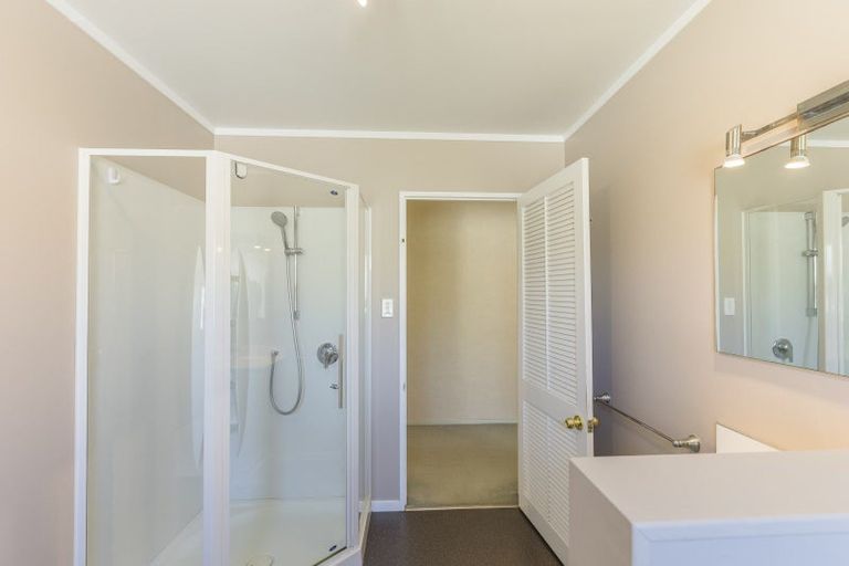 Photo of property in 102b Matatua Road, Raumati Beach, Paraparaumu, 5032