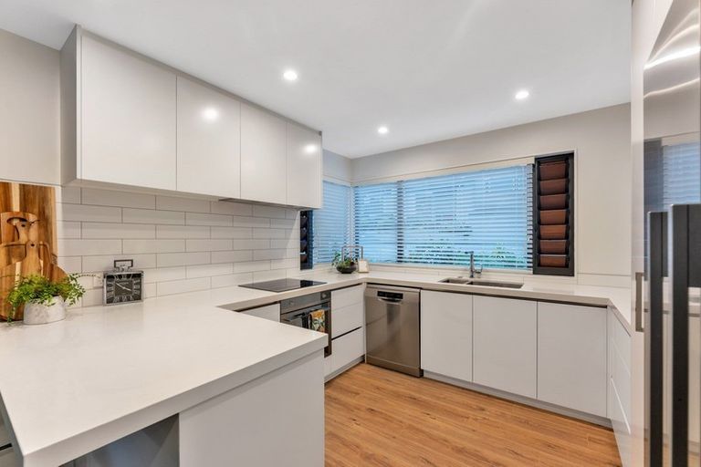 Photo of property in 192 Ridge Road, Howick, Auckland, 2014