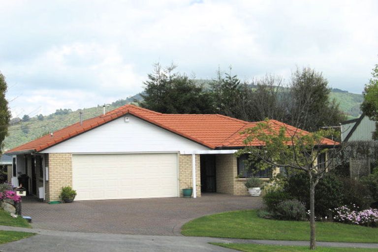 Photo of property in 18 Aquarius Drive, Kawaha Point, Rotorua, 3010
