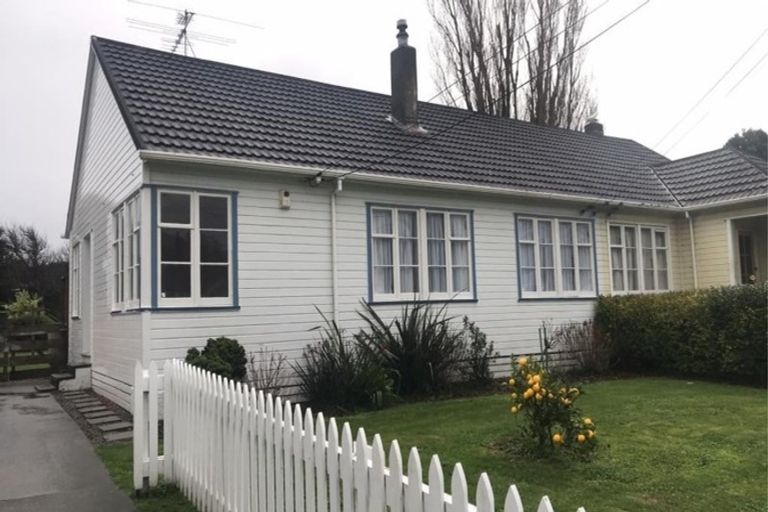 Photo of property in 6 Gibson Crescent, Naenae, Lower Hutt, 5011