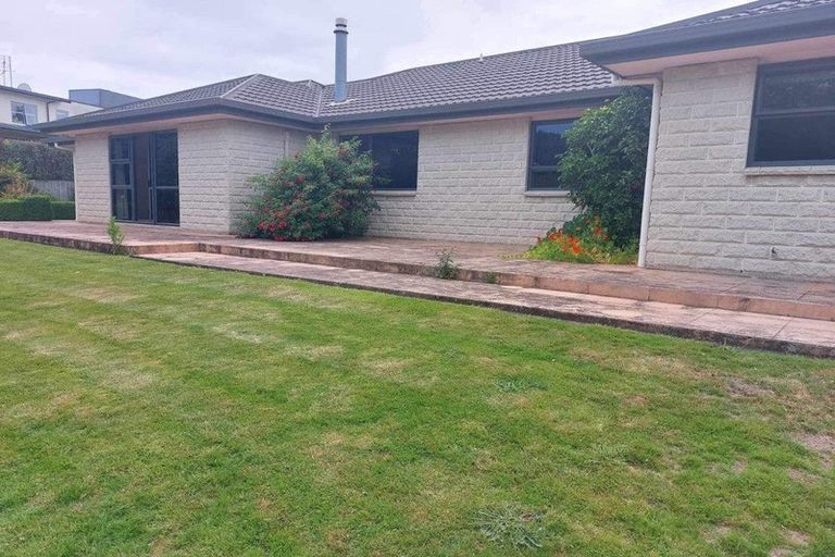 Photo of property in 15 Cody Crescent, Lansdowne, Masterton, 5810