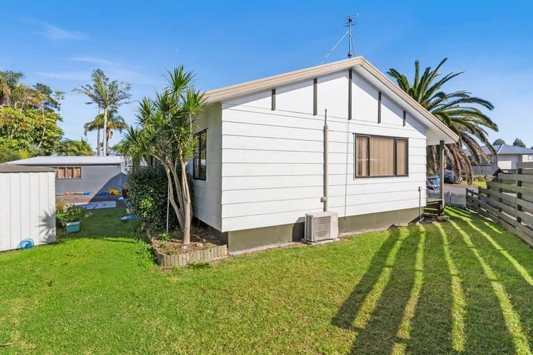 Photo of property in 42 Pinehurst Place, Wattle Downs, Auckland, 2103