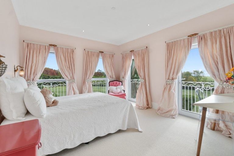 Photo of property in 64 Porterfield Road, Whitford, Howick, 2571