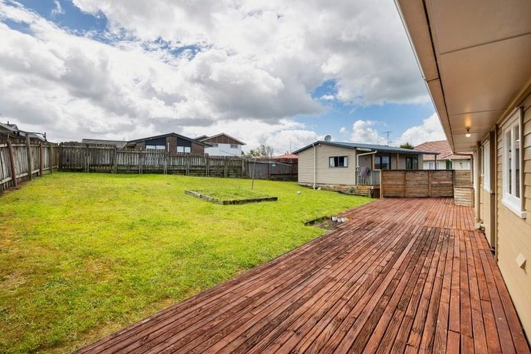 Photo of property in 21 Waitaki Street, Henderson, Auckland, 0612