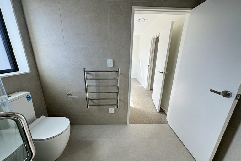 Photo of property in 15 Mahalo Avenue, Wiri, Auckland, 2104