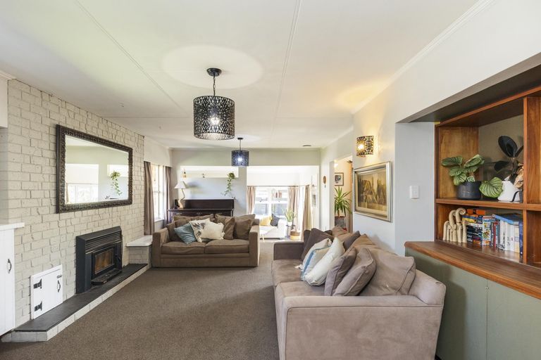 Photo of property in 49 Fitzherbert East Road, Aokautere, Palmerston North, 4471