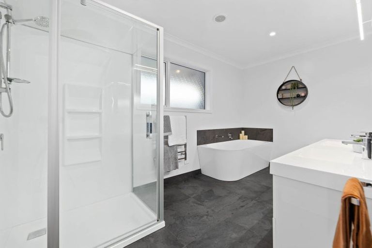 Photo of property in 5 Korokia Way, Richmond Heights, Taupo, 3330