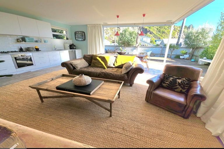 Photo of property in 33 Stoke Street, Sumner, Christchurch, 8081