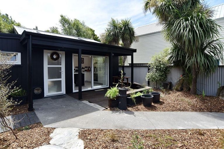 Photo of property in 7a Poulson Street, Addington, Christchurch, 8024