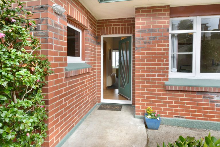 Photo of property in 50 Tomahawk Road, Andersons Bay, Dunedin, 9013