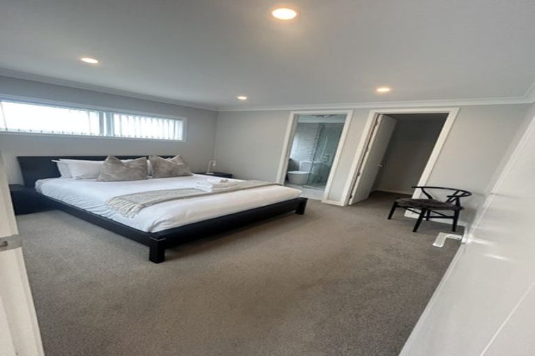 Photo of property in 34 Richards Avenue, Forrest Hill, Auckland, 0620