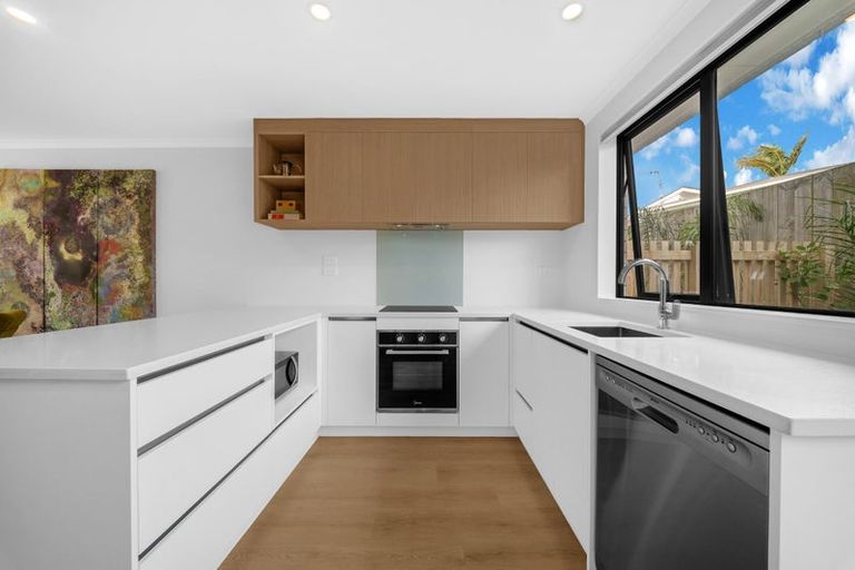 Photo of property in 4/29 Normandy Place, Henderson, Auckland, 0610