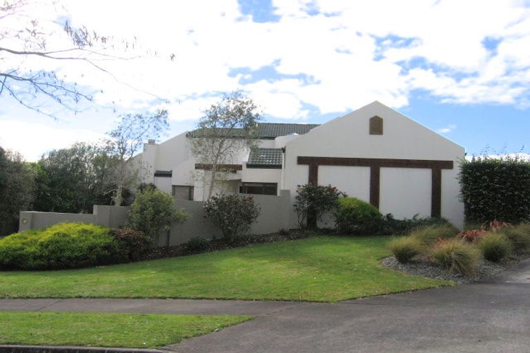 Photo of property in 8 St Elmo Rise, Shamrock Park, Auckland, 2016