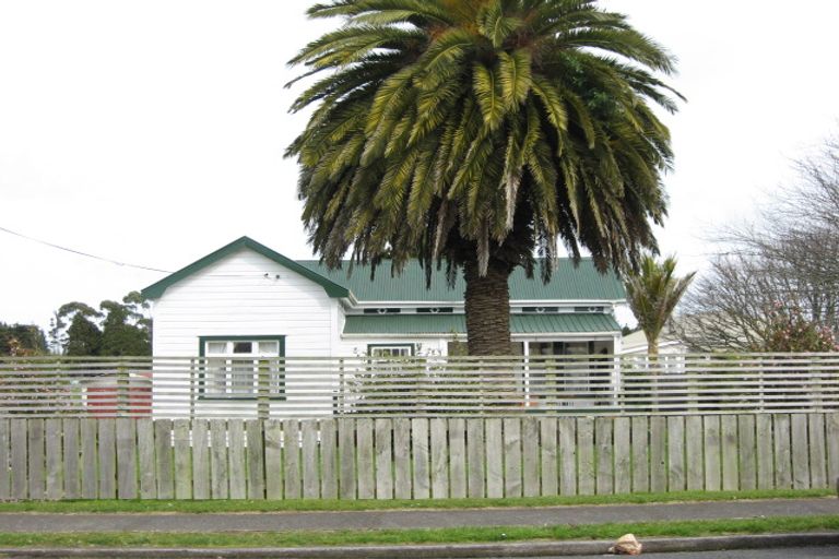 Photo of property in 9 Rata Street, Inglewood, 4330