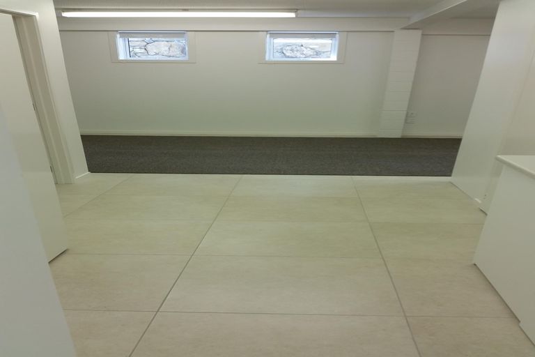 Photo of property in 23 Elsted Place, Goodwood Heights, Auckland, 2105