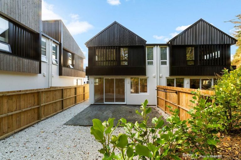 Photo of property in 12/6 Bushland Grove, Paparangi, Wellington, 6037