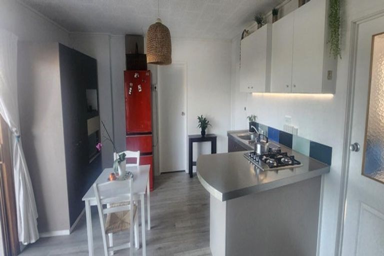 Photo of property in 1/46 Lyons Avenue, Murrays Bay, Auckland, 0630