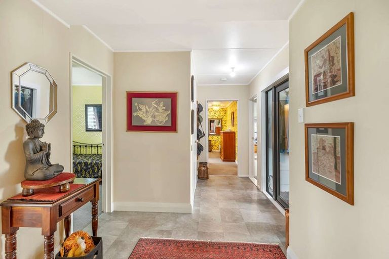 Photo of property in 100 Cole Street, Dannevirke, 4930