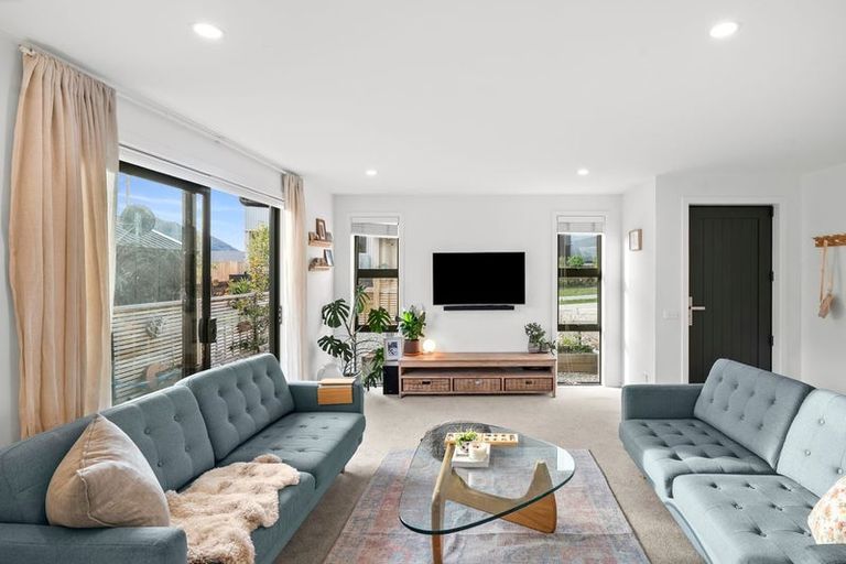 Photo of property in 17 Tuke Lane, Wanaka, 9305