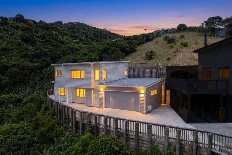 Photo of property in 34 Cheetwood Street, Churton Park, Wellington, 6037